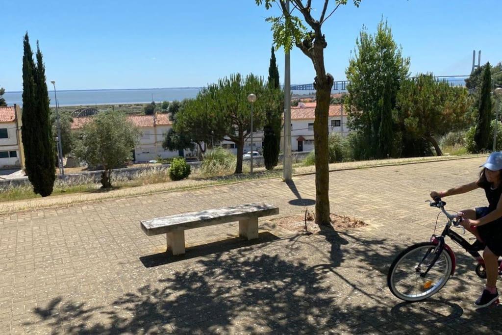 فندق Quarto Duplo Parque Tejo, Com Wc Bobadela المظهر الخارجي الصورة